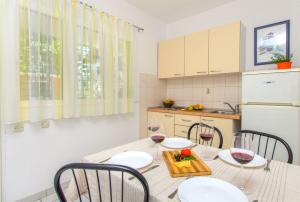 Billede fra billedgalleriet på Apartments and Rooms Anita i Vrboska