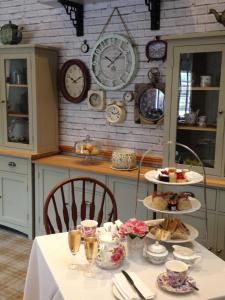 A restaurant or other place to eat at The Grange Manor 