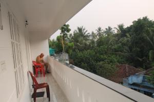 Aaron's Homestay的阳台或露台