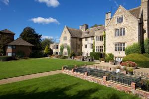 Imagen de la galería de Stonehouse Court Hotel - A Bespoke Hotel, en Stroud