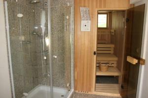 Phòng tắm tại Apartmenthaus Albrechtsburg +42 ảnh