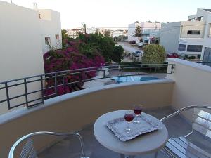 En balkon eller terrasse på Atlantica Yakinthos