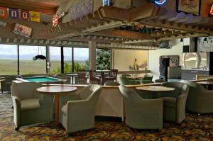 Miza za biljard v nastanitvi Red Lion Hotel Pendleton
