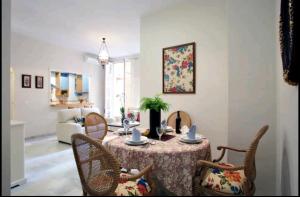 Posedenie v ubytovaní Apartamento Alcazaba