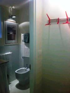 A bathroom at neve