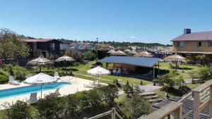 Pemandangan kolam renang di Hotel Aquarella atau berdekatan