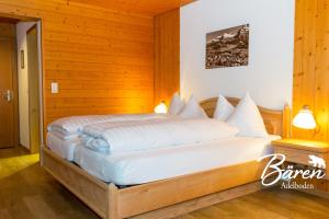 Postel nebo postele na pokoji v ubytování Hotel Bären