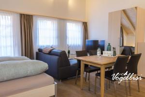 TV a/nebo společenská místnost v ubytování Hotel Bären