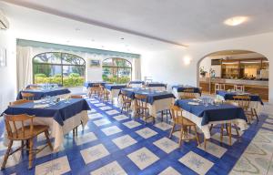 מסעדה או מקום אחר לאכול בו ב-Hotel Costa Citara