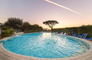 Bazén v ubytování Hotel Costa Citara nebo v jeho okolí