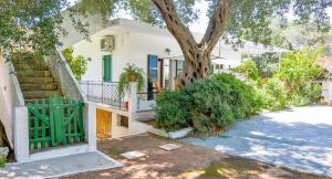 Tòa nhà nơi căn hộ tọa lạc