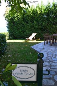 A garden outside Isabel Artemis