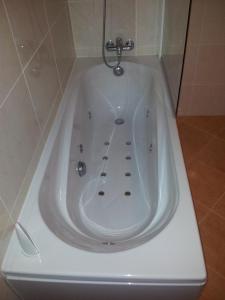Łazienka w obiekcie Hotel AV Apartamentos Lobios