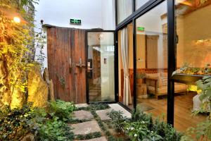 Youxiake Canal Hotel Hangzhou外面的花园