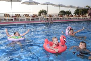 Bazén v ubytování Hotel Picasso nebo v jeho okolí