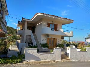 Foto da galeria de Laloudaki Apartments em Tyros