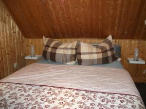Postel nebo postele na pokoji v ubytování Kleine Ferienwohnung