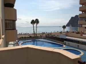 Bazén v ubytování Apartamento en Calpe, playa de La Fossa, primera línea, AA nebo v jeho okolí