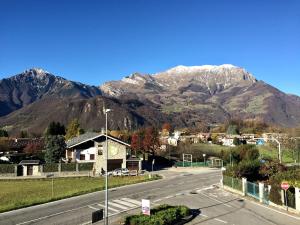 A general mountain view or a mountain view taken from a panziókat