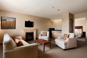Posezení v ubytování Days Inn & Suites by Wyndham Brandon