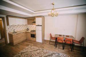 Η κουζίνα ή μικρή κουζίνα στο Nova Uzungöl