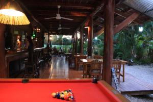 Biliár nebo kulečník v ubytování Funky Monkey Lodge