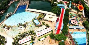 Bazén v ubytování Sun Inns Hotel Lagoon near Sunway Lagoon Theme Park nebo v jeho okolí