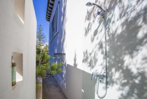 Foto de la galería de Villa Cala Padri en Font de sa Cala