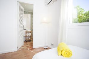 Foto de la galería de Villa Cala Padri en Font de sa Cala