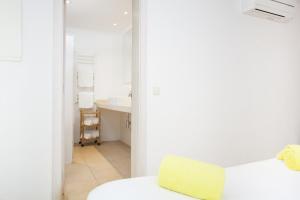 Una cama o camas en una habitación de Villa Cala Padri