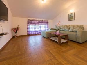 Posedenie v ubytovaní Apartments SOBOL