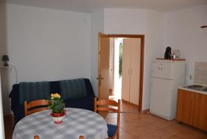Küche/Küchenzeile in der Unterkunft Apartments Burcul Pag