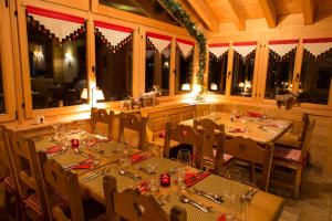 Restaurace v ubytování Mountain Lodge, Les Crosets