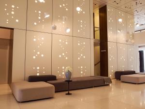 Esplendor by Wyndham Asuncion tesisinde bir oturma alanı