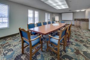 Zona business o sala conferenze di Heritage Inn Hotel & Convention Centre - Cranbrook
