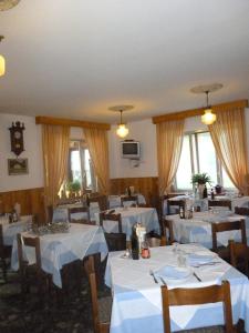 Restaurace v ubytování Hotel Fior di Roccia