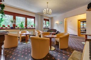Posezení v ubytování Hotel am Feuersee