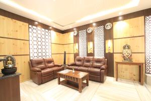 Istumisnurk majutusasutuses Sandesh Pride
