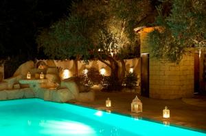 Bazén v ubytování Cleopatra Hotel nebo v jeho okolí