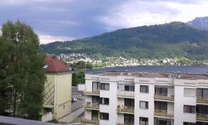 Foto da galeria de Vintage Garconiere mit Balkon - 25 m2 em Gmunden