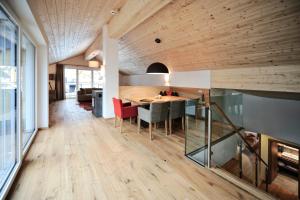 Predel za sedenje v nastanitvi Hotel Dorfstadl