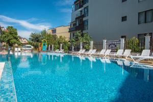 Bazén v ubytování Flagman Hotel nebo v jeho okolí
