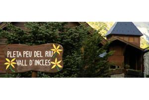 Un cartello che dice "peel del riloilla Mall Duds" di Pleta Peu del Riu Incles HUT 7613 a Canillo