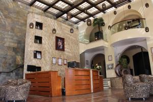 Majoituspaikan Hotel Posada Virreyes aula tai vastaanotto