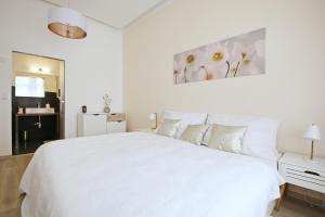 Posteľ alebo postele v izbe v ubytovaní Luxury Center Apt. Charles bridge walking distance