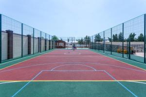 Теннис и/или сквош на территории Отель «Славянка» All Inclusive или поблизости