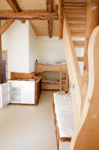 Bunk bed o mga bunk bed sa kuwarto sa Wilhelmshof Feggendorf