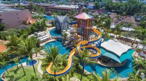 Bazén v ubytování Phuket Orchid Resort and Spa nebo v jeho okolí