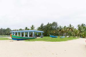 Galeriebild der Unterkunft Waves and Shores Beach Villa in Mararikulam