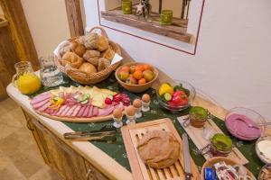 Jedlo v ubytovaní bed & breakfast alebo blízkom okolí